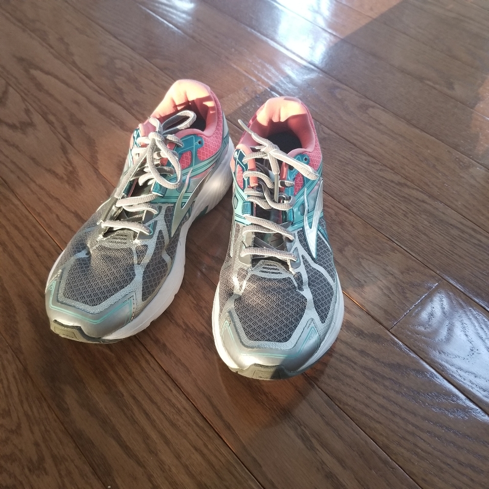 Brooks Ravenna 7 Sneakers